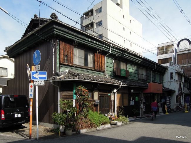 新大阪から自転車で、三津屋・十三・木川と商店街をカメラをポケットに町歩きしました。その②は十三駅周辺のアーケード商店街です。