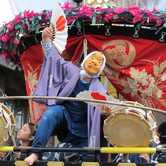 遠州路に春の訪れを告げる遠州横須賀の三熊野神社大祭が4月の第1金曜日・土曜日・日曜日の3日間、掛川市横須賀地区で繰り広げられます。<br />この大祭の見どころは、神輿の渡御とお供に従う華やかな13台の屋台の引き廻しです。<br /><br />４月５日　：　揃、出し人形入魂式、お披露目<br /><br />４月６日　：　宵宮、奉納祭<br /><br />４月７日　：　本楽<br /><br /><br />７日の本楽だけの観光だったが、実に楽しかった。<br /><br />