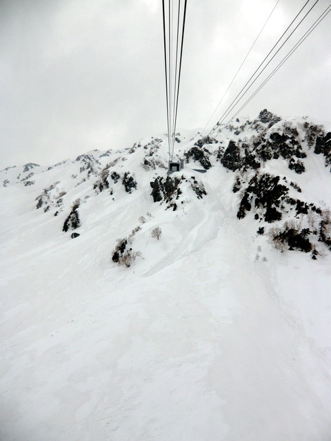 高遠のコヒガン桜と立山「雪の大谷」を巡る旅♪＜後編＞ 積雪18ｍの雪の大谷を歩く、ダイナミック立山黒部アルペンルート♪