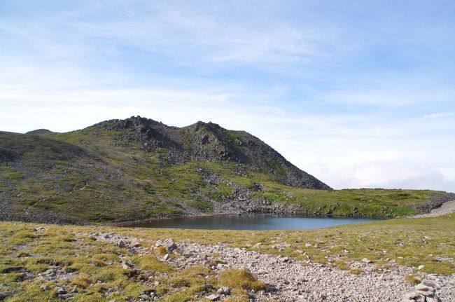 トムラウシ山、1日目はヒサゴ沼の避難小屋まで。翌日トムラウシ山頂を往復して下山の予定が、再び避難小屋に泊まり、3日目に下山する。