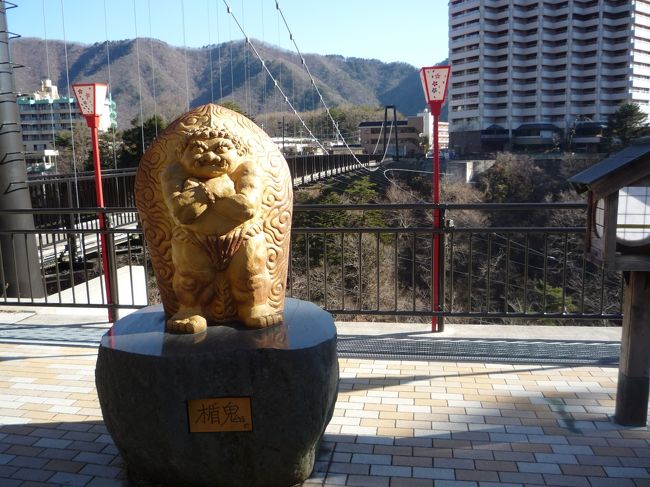 2013年、初旅行です!<br /><br />日光付近を奥さまのご両親含めて、<br />見てきました。<br /><br />・日光東照宮<br />・せんべい焼き体験<br />・巨大迷路<br />・鬼めぐり<br />・饅頭屋めぐり<br /><br />をしてきました。