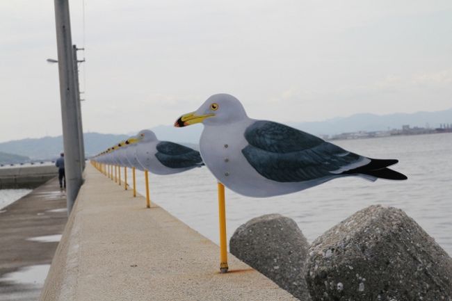 第３日目、この旅も、もう最終日、<br />高松からフェリーで男木島、女木島、そして再び直島をめぐります。<br /><br />高松へは昨日、豊島から高速艇でやってきました。<br />（その２、豊島編）<br />　http://4travel.jp/traveler/koichitamehira/album/10771827/