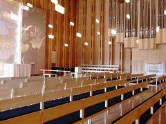デザインと光の国フィンランドへ。４　ミュールマキ教会、ヴィーッキ教会