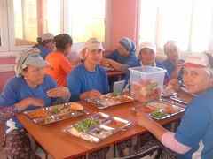 ビンター（貧乏旅人）チャウの西方訪土記　パムッカレ編　泥湯