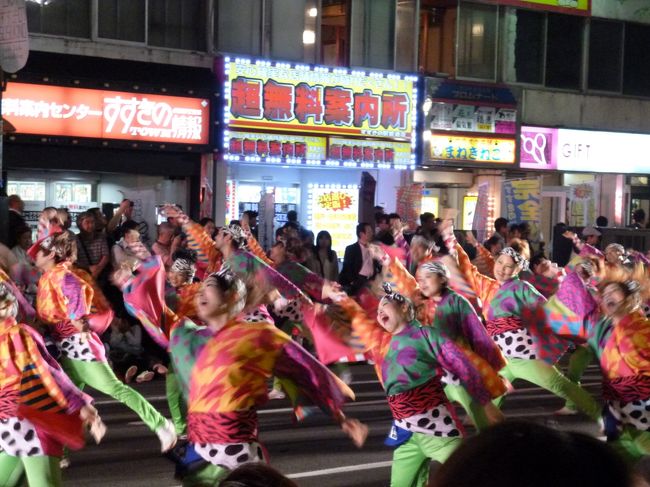 4月の会社メンバーとの会食で盛り上がり札幌行きが決定。5月の週末は広島行きやらゴルフやらで予定が立たず、6月第一週の週末で日程も決定。ちょうどYOSAKOIソーランにあたったのもラッキー(^o^)v 。旅費もAir & Hotelで1泊2日 15,800円!<br />飲む打つ買う系の面子だったので、浮いたお金で旨いもの飲んで食って遊ぶ。<br />ゴルフできなかったのが残念だったが、週末さくっと梅雨のない北海道を満喫!