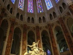 美しき北フランス８日間＜７＞　４日目　「シャルトルブルーに魅せられて　シャルトル大聖堂」