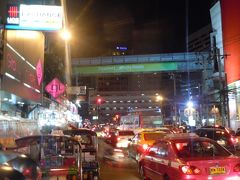 Bangkok＆Pattaｙａ　（1）　夜　Ｎana到着