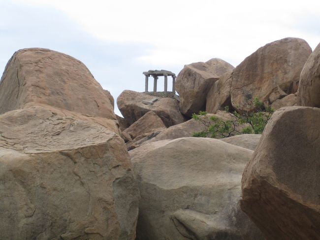 南インドの伝説の世界遺産・ハンピ（ヴィジャヤナガル）の巨岩群に行ってきましたぁ〜！<br /><br />