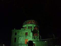 夜の広島・原爆ドーム