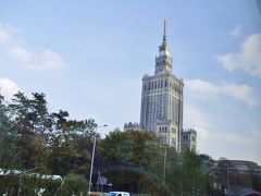 （ロシア→バルト三国も経て）ポーランドは《ワルシャワ》に来た。