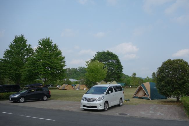 ここ最近は休みが取れず近場の動物園とかで<br />濁していましたが突然キャンプがしたい！とのこと。<br /><br />道具はないのでいろいろ調べたら<br />手ぶらでいけて楽しめそうなところを発見。<br /><br />あまり遠くもないのでお出かけ好きのJrのガス抜きのために<br />キャンプの真似事をしに、行って来ました。