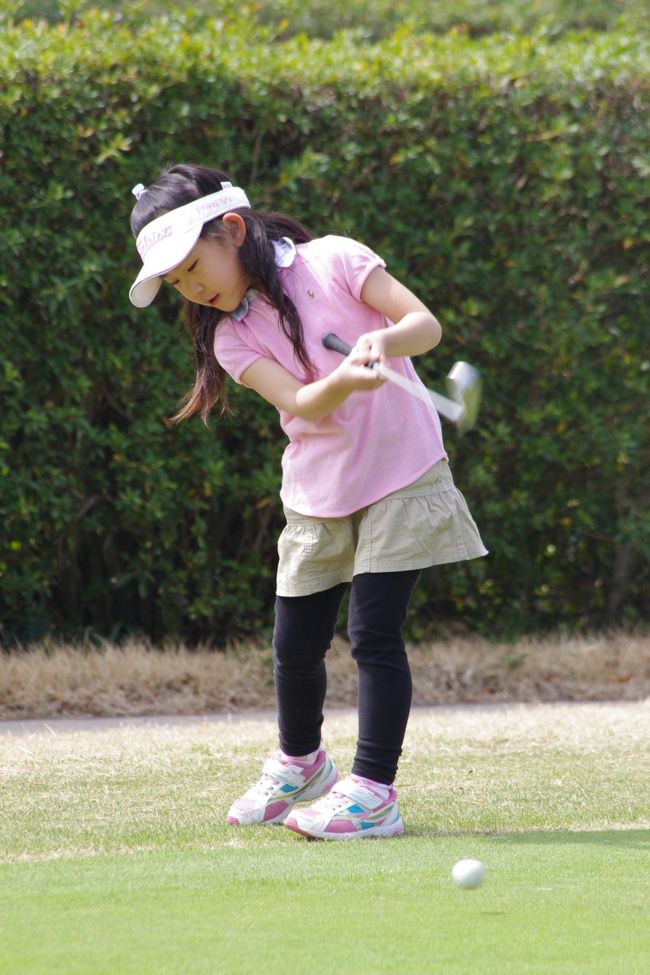 娘の春休み、友人の誘いでＬＰＧＡ主催のジュニアレッスン会が、茨城ゴルフクラブで開催されるとのことで、応募したところ、招待状が届いたので参加してみました。このコースは、今年「ワールドレディースチャンピオンシップサロンパスカップ」が開催されるプレイベントです。名門コースで開催されるジュニアレッスンがどのようなものか、楽しみです。