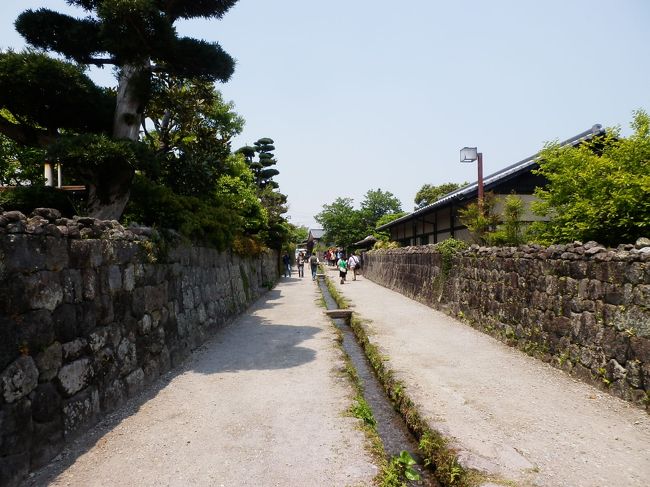 2013年のGWは長崎、熊本、福岡の九州北部を周遊しました。熊本、福岡は15年ぶり、長崎へは18年ぶりになります。<br /><br />長崎から熊本へ移動の途中、島原を観光しました。地味ながらも美しく激動の歴史を持つ島原城や武家屋敷など、散策して楽しかった街でした。<br /><br /><br /><br />