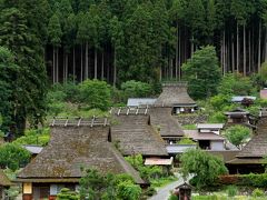 京都府美山町かやぶきの里　北村から自然文化村のバラ園へ。帰途、亀岡市の西国三十三ヶ所第二十一番札所である穴太寺に参拝しました。