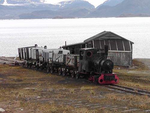 ニーオーレスン_Ny-Ålesund 世界最北の人類定住地！世界中から