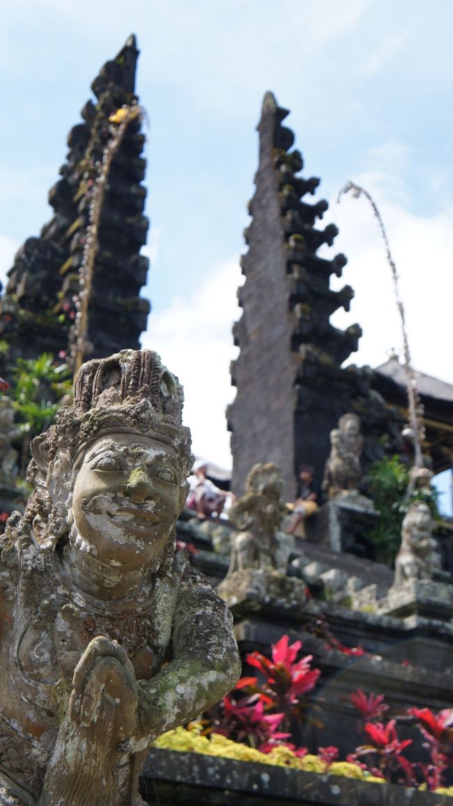 PARIWISATA BALI（10）バリ島北部のクヘン寺院を参拝し,ブサキ寺院で満月（プルマナ）のお参りを見学する。