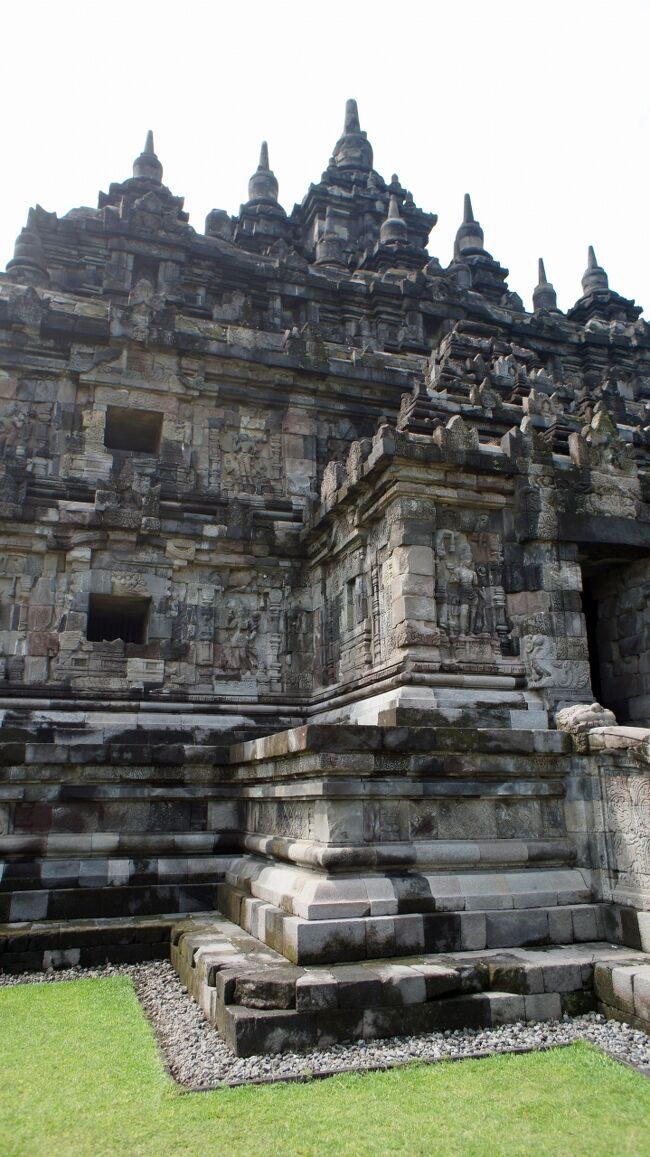 PARIWISATA JOGJA（5）タクシーをチャーターして行ったサンピ・サリ寺院とプラオサン寺院とカラサン寺院の建築に圧倒される。