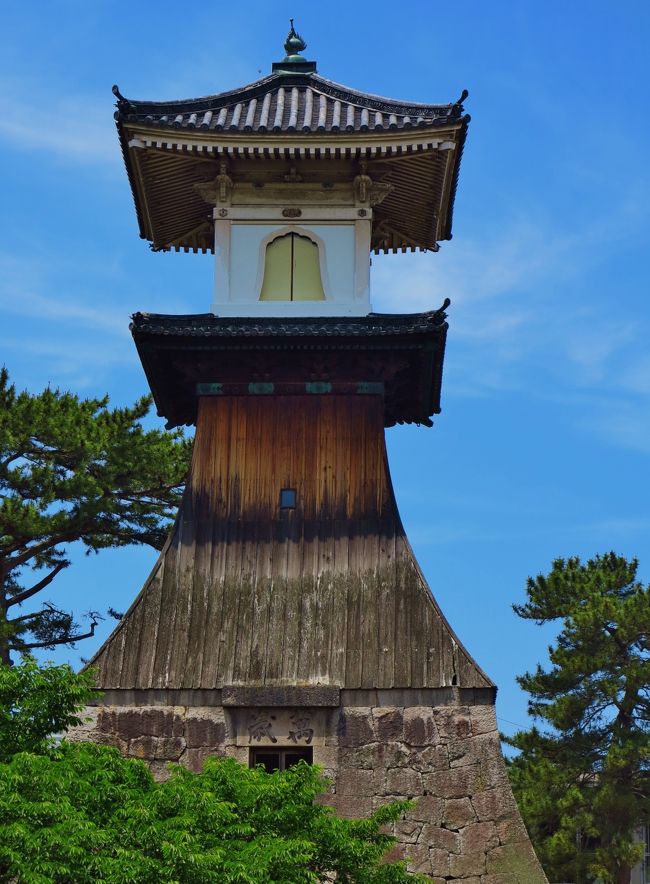 琴平町（ことひらちょう）は、香川県仲多度郡に属する町。<br />全国的に有名な「こんぴらさん」（金刀比羅宮）のある町で、多くの観光客で賑わう。<br /><br />香川県の南西部に位置する。町域の西側が、標高524m、瀬戸内海国立公園・名勝・天然記念物に指定されている象頭山の山裾に沿う。<br />（フリー百科事典『ウィキペディア（Wikipedia）』より引用）<br /><br />琴平町については・・	<br />http://www.town.kotohira.kagawa.jp/<br />http://www.kotohirakankou.jp/<br /><br />たのしまんと四国　 高知・四万十川・桂浜・鳴門・金刀比羅宮 ３日間<br />5月23日　１日目<br />羽田空港【7:20発】--徳島空港--鳴門公園・30【鳴門海峡の眺望】-【移動約90分】-金刀比羅宮・90【海の神様／参拝】-【移動約150分】--砥部焼陶芸館-道後温泉（泊）　。道後温泉街の散策もお楽しみ！　　宿泊 ： ホテルルナパーク<br />