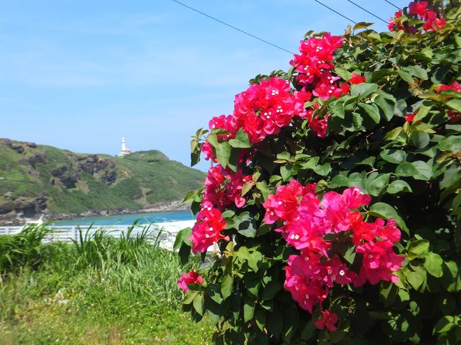 日本最西端の与那国島は、黒潮の海に囲まれ、まさに絶海の孤島。<br /><br />一番近い島が台湾という国境の島でもある。<br />　<br />黒潮の恵み豊かな海は平均透明度30ｍ（最高60ｍ以上）、平均水温25℃（最低22℃）とダイビングには最高のコンディションです。<br /><br />また海底に眠るロマン「遺跡ポイント」は世界的に有名です。<br /><br />そう聞くと、もう（潜りたくて）我慢ができない！<br /><br />いざ！若夏の与那国へ！<br /><br />