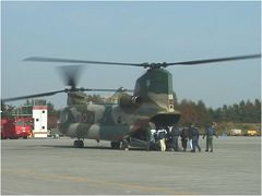 航空自衛隊・入間基地での実機ヘリコプター体験飛行