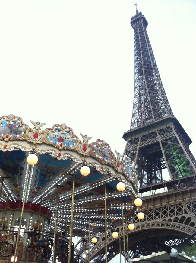 初めてのフランス旅行なのに、ボルドーがメインだったためパリは後半に3泊。<br />TGVでボルドーから移動し、パリに15：00頃到着。<br />観光はこの日と翌日だけでしたが、初めてのパリを駆け足でまわりました。<br />他地域の観光のついでとか、時間のない方にも、このくらいは回れるんだという参考になればよいです。