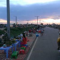 カンボジア（１）遺跡の前に過食シェムリアップ