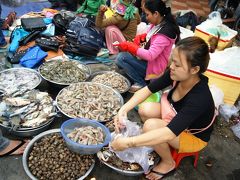 初めての未知の国カンボジア ③ ー プノンペンの市場を散策