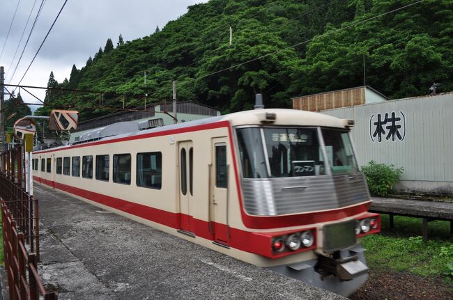 　立山駅のそばに国土交通省立山砂防軌道の駅があります。<br />　ふだんは関係者しか乗れないのですが、公募の見学会でも乗ることができます。　<br />　ネットで応募していたのが運よく当たり、2013年7月10日見学会に参加し、トロッコ列車に乗ってきました。<br />　出発地に戻り、自宅へ帰りますが、途中富山地鉄沿線の駅めぐりをしていくことにしました。