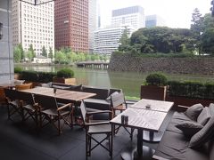 テラスのある『パレスホテル東京』でアフタヌーンティーをしました。【スイーツ＆デリ】、【セラフィーナ ニューヨーク】　香港から直輸入『ザ・ペニンシュラ東京』でお薦めの期間限定スイーツ