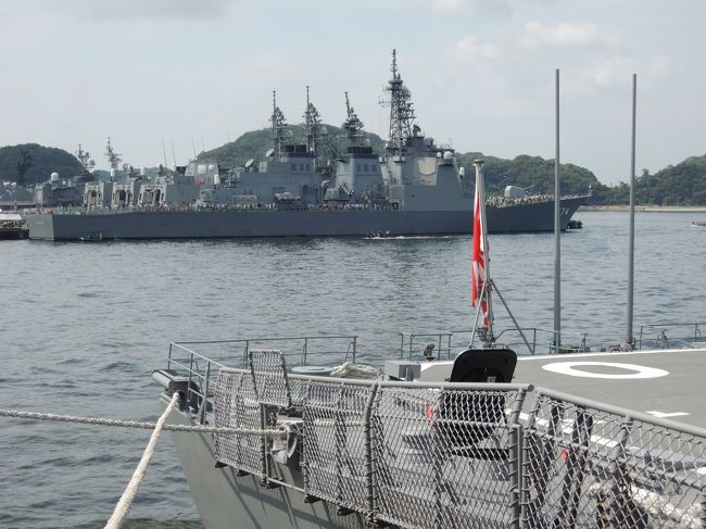 横須賀開港祭で海上自衛隊と米軍の横須賀基地を見学しました。海上自衛隊では艦船に乗船して見学でき、米軍ではFesを楽しみました。