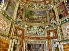 第２部ヴァチカンを飾る４人の天才を巡るローマ美術散歩16ヴァチカン市国その5素晴らしい天井画の長いヴァチカン回廊の美術館