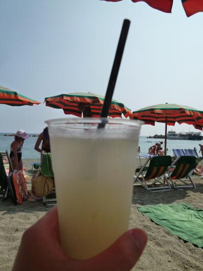 優雅な夏バカンス　イタリア・東リビエラの旅♪　Ｖｏｌ５９（第５日目午後）　☆モンテロッソ・アル・マーレ：「Hotel Porto Roca」のプライベートビーチで優雅に過ごす♪