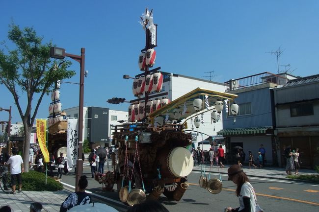 おいしいかき氷を食べに行こう!<br />ということで、三重県桑名市へ行ってきました。<br />桑名といえばはまぐりだね!ということで、お昼ご飯にはまぐり。<br />お土産には、名物のしぐれ煮を買いました。<br />ちょうどその日は桑名のお祭り、石和祭が開催されている週末だったので、なんだか<br />街中も活気にあふれてました。<br />貝好きにはたまらない、はまぐり沢山のランチに、果汁たっぷりのカキ氷、うまみ<br />たっぷりのしぐれ煮と、おいしいもの満載の桑名の旅になりました♪<br /><br />