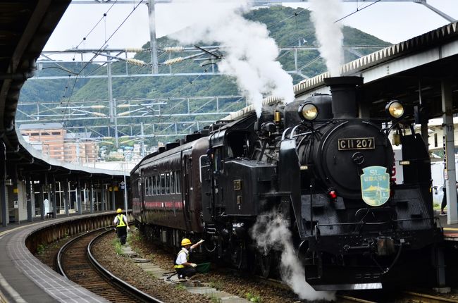 「北海道＆東日本パス」を利用して、夏の北海道（道南地方）・北東北を巡るローカル線の旅を満喫してきました。<br /><br /><br />【夏の北海道・北東北を巡る旅】<br />～寝台急行はなます号に乗って北の大地に～<br />http://4travel.jp/traveler/hideyoshi201/album/10799917/<br /><br />～寝台特急カシオペア・トワイライトエクスプレス・北斗星を追いかけて～<br />http://4travel.jp/traveler/hideyoshi201/album/10800036/<br /><br />～SL函館大沼号を追いかけて～<br />http://4travel.jp/traveler/hideyoshi201/album/10800037/<br /><br />～駅舎の宿泊施設「駅の宿ひらふ」に宿泊してみた～<br />http://4travel.jp/traveler/hideyoshi201/album/10800038/<br /><br />～倶知安・ニセコに訪れてみた～<br />http://4travel.jp/traveler/hideyoshi201/album/10800040/<br /><br />～SL函館大沼号に乗って～<br />http://4travel.jp/traveler/hideyoshi201/album/10800245/<br /><br />～函館の夜景を見に訪れてみた～<br />http://4travel.jp/traveler/hideyoshi201/album/10800042/<br /><br />～江差線に乗って～<br />http://4travel.jp/traveler/hideyoshi201/album/10800204/<br /><br />～青函トンネルに訪れてみた、そして青森ねぶた祭り～<br />http://4travel.jp/traveler/hideyoshi201/album/10800207/<br /><br />～五能線・白神山地を散策しに訪れてみた～<br />http://4travel.jp/traveler/hideyoshi201/album/10800213/<br /><br />～温泉のある駅「ほっとゆだ」に訪れてみた～<br />http://4travel.jp/traveler/hideyoshi201/album/10800216/<br /><br /><br /><br />SL函館大沼号の乗車して、北海道のSL列車の旅を満喫してきました。