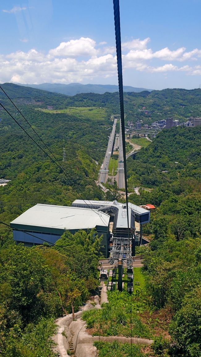 2013.7台北職員旅行11終-猫空，猫空間cafe，帰りのロープウエイ，松山空港から帰国