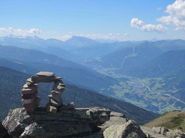 2013年オーストリア・スイスの旅　№2　　　＊＊＊ Patscherkofel ハイキング～ Hafelekar 展望台～ Alpenzoo へ＊＊＊