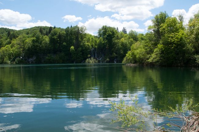 自然豊か、そして世界遺産が多いクロアチア・スロベニア方面。<br />ブレッド湖、ポストイナ鍾乳洞、クルカ国立公園、プリトヴィッツェ湖群国立公園。<br />ポレッチ市内にある世界遺産　エウフラシウス聖堂、スプリットのディオクレティアヌス宮殿、世界遺産のドブロヴニク。<br />青い海と空、新緑の緑ときれいな水。アドリア海、・・・。