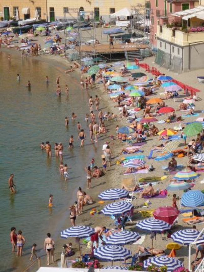 優雅な夏バカンス　イタリア・東リビエラの旅♪　Ｖｏｌ１２２（第１１日目午前）　☆セストリ･レヴァンテ：「Hotel Miramare Sestri Levante」のジュニアスイートルームやビーチでくつろぐ♪
