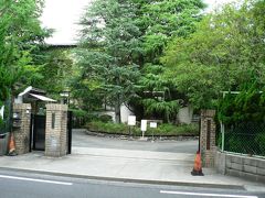 日本の旅　関西を歩く　大阪府枚方市、関西医科大学（かんさいいかだいがく）牧野学舎、樟葉パブリック・ゴルフ・コース周辺