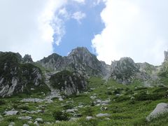 2013年　8月　中央アルプスの「千畳敷カール」（標高2612m）は、高山植物で溢れる爽やかな別天地（１）