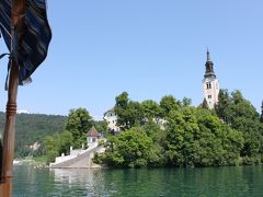 ブレッド湖の島の教会とブレッド城 (スロベニア2)
