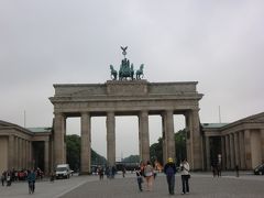 平和と勝利の象徴・ブランデンブルク門からベルリン市内へ