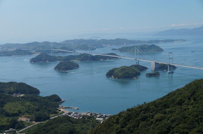 「今年の夏休みはどこへ行こうかなあ」と思案していたところ、急にうどんを食べに行く気分になり、香川へうどんツアーを決行。<br />1日目にうどん屋さんめぐりをしたので、2日目は、しまなみ海道と瀬戸大橋を見に行くことにしました。高速道路移動が主体でしたが、良い景色を見て、リフレッシュしました。