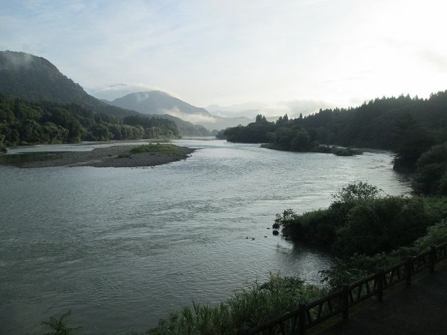 東北旅行の帰りはどうしよう？　<br />一気に帰るのは運転手の奥さんには過酷すぎる……。<br /><br />吾妻高湯や岳温泉のような東北道周辺に泊まって帰ってくることを考えていたのですが、奥さんが久しぶりに行ってみたいと新潟県・津川の麒麟山温泉　福泉を予約しました、それも露天風呂付の部屋を。<br />http://www.ryokan-fukusen.co.jp/?gclid=CJWs-_6mtrkCFYVapQoduyEAwg<br /><br />東北道　花巻南ICから郡山JCT経由　磐越道　津川ICまで移動距離は約350Kmほどありますが、のんびり行くことにしました。<br /><br />使用カメラ<br /><br />Canon  Power Shot A3400IS<br />OLYMPUS  E-510+14～54mm<br />　　