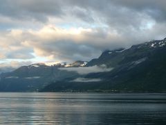 フィヨルドの船での旅と世界文化遺産のベルゲンへ