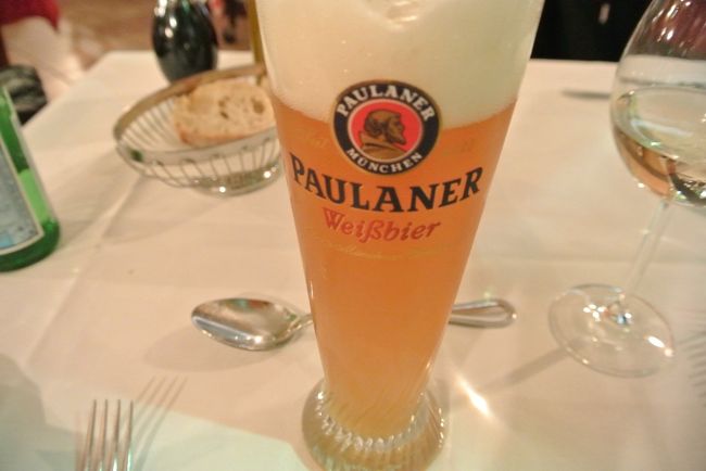 ドイツビールはどれも本当に美味しい＾＾♪<br />どこのレストランでも種類が色々と取り揃えてあるので、飲み比べも楽しい！<br /><br />フランクフルトで食べたものを思い出しながら。<br />・日本料理　「いろは」（シュタイゲンベルガー・フランクフルターホフホテル内）<br />・イタリアンレストラン「RISTORANTERUSTICO」<br /><br /><br /><br />-----☆<br />〜サッカー観戦とクリスマスマーケットめぐりの旅♪〜<br /><br />・ブンデスリーガ　第13節　シャルケvsフランクフルト　<br />・世界遺産のケルン大聖堂とアーヘン大聖堂<br />・ノイシュバンシュタイン城<br />・ドイツ料理とビールを味わう！<br />・各地のクリスマスマーケットへ<br /><br />＜クリスマスマーケット☆２０１２＞<br />アーヘン（Aachen）<br />ミュンヘン（Munich）<br />フランクフルト（Frankfurt）<br />シュツットガルト（Stuttgart）<br />ニュルンベルク（Noernberg）<br />ドレスデン（Dresden）<br />