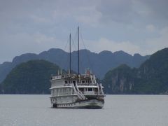 ハノイとハロン湾のハロンジャスミン号で船泊　１日目