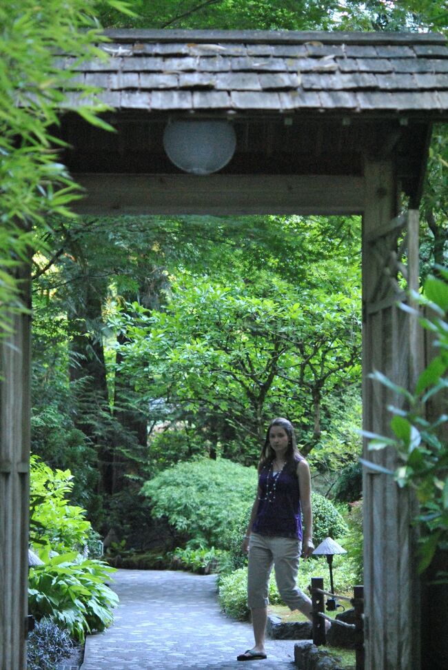 Canada　バンクーバー　世界でいちばん住みたい街(21/24)　ビクトリアのブッチャートガーデンへ　日本庭園（７月１５日）　～ミツバチばあやの冒険～