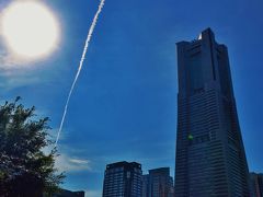 横浜-6　ランドマークタワー周辺　新旧名景　☆真昼の太陽を受けて