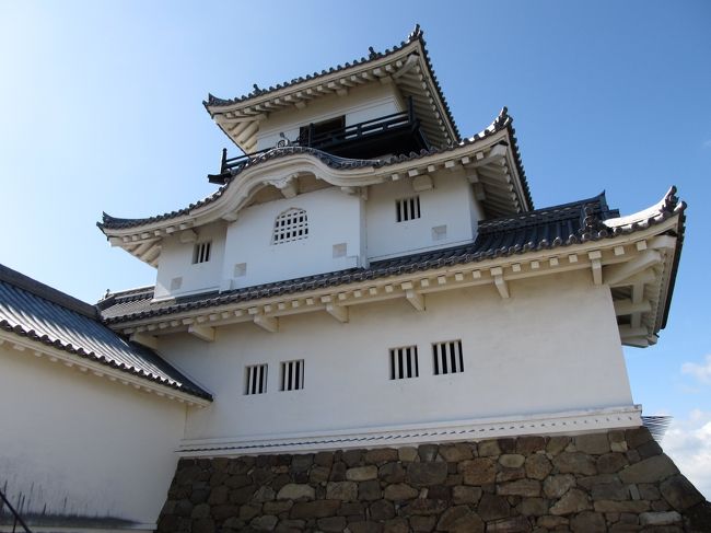 静岡に用事で行った時、掛川城に寄ってみました。<br /><br />ちょうど今から２年前ですね。